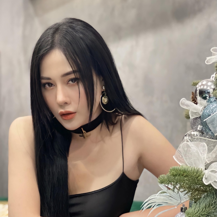 Phương Oanh từng chia sẻ cô có đam mê với ca hát, nhưng để trở thành ca sĩ chuyên nghiệp là chuyện khác. Phương Oanh từng chia sẻ cô có đam mê với ca hát, nhưng để trở thành ca sĩ chuyên nghiệp là chuyện khác.