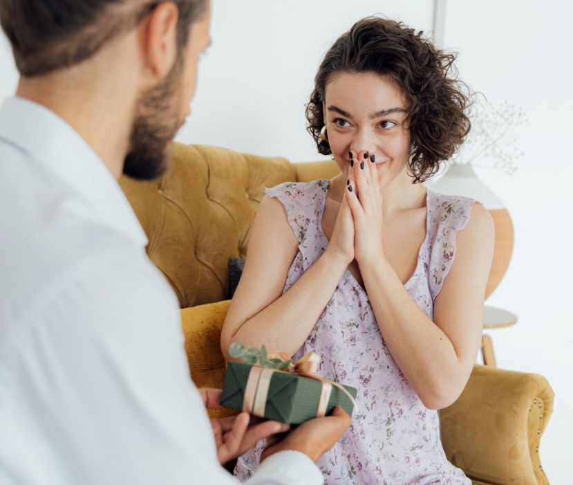 Dù món quà thế nào, ai tặng ai thì Valentine luôn là một ngày lễ thể hiện sự ngọt ngào, hạnh phúc, thuận hòa. Dù món quà thế nào, ai tặng ai thì Valentine luôn là một ngày lễ thể hiện sự ngọt ngào, hạnh phúc, thuận hòa.