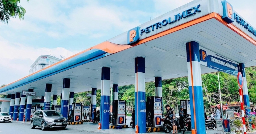 Từ đầu năm đến nay, giá mặt hàng xăng đã trải qua 11 lần điều chỉnh, trong đó có 6 lần tăng, 4 lần giảm và 1 lần giữ nguyên. Ảnh minh hoạ Từ đầu năm đến nay, giá mặt hàng xăng đã trải qua 11 lần điều chỉnh, trong đó có 6 lần tăng, 4 lần giảm và 1 lần giữ nguyên. Ảnh minh hoạ