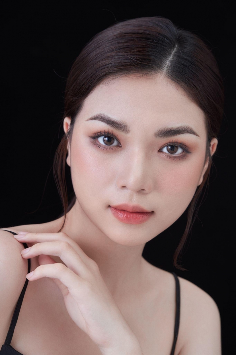 Từng nét mực khéo léo tạo nên kiệt tác chân mày tướng số đẳng cấp và mang đậm chất riêng tại Cao Brows Từng nét mực khéo léo tạo nên kiệt tác chân mày tướng số đẳng cấp và mang đậm chất riêng tại Cao Brows