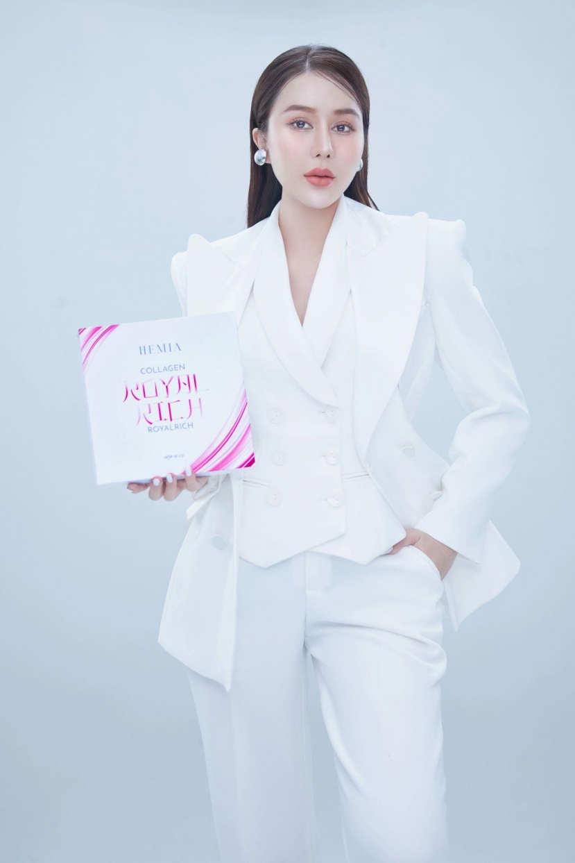 Nữ chủ tịch, Hot mom 9x cùng thương hiệu mỹ phẩm Hemia (Ảnh: NVCC) Nữ chủ tịch, Hot mom 9x cùng thương hiệu mỹ phẩm Hemia (Ảnh: NVCC)