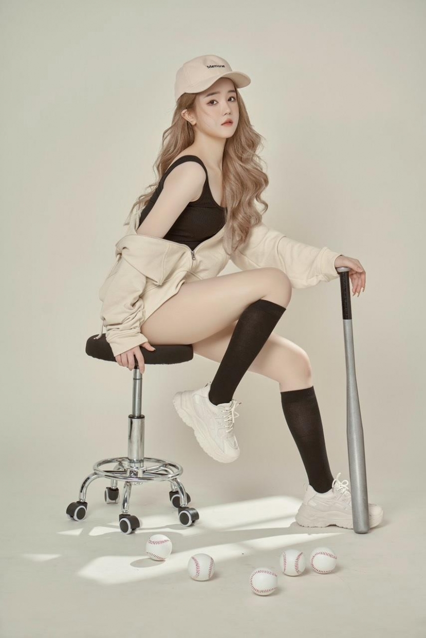 Cô nàng idol tự tin chụp mẫu ảnh Cô nàng idol tự tin chụp mẫu ảnh