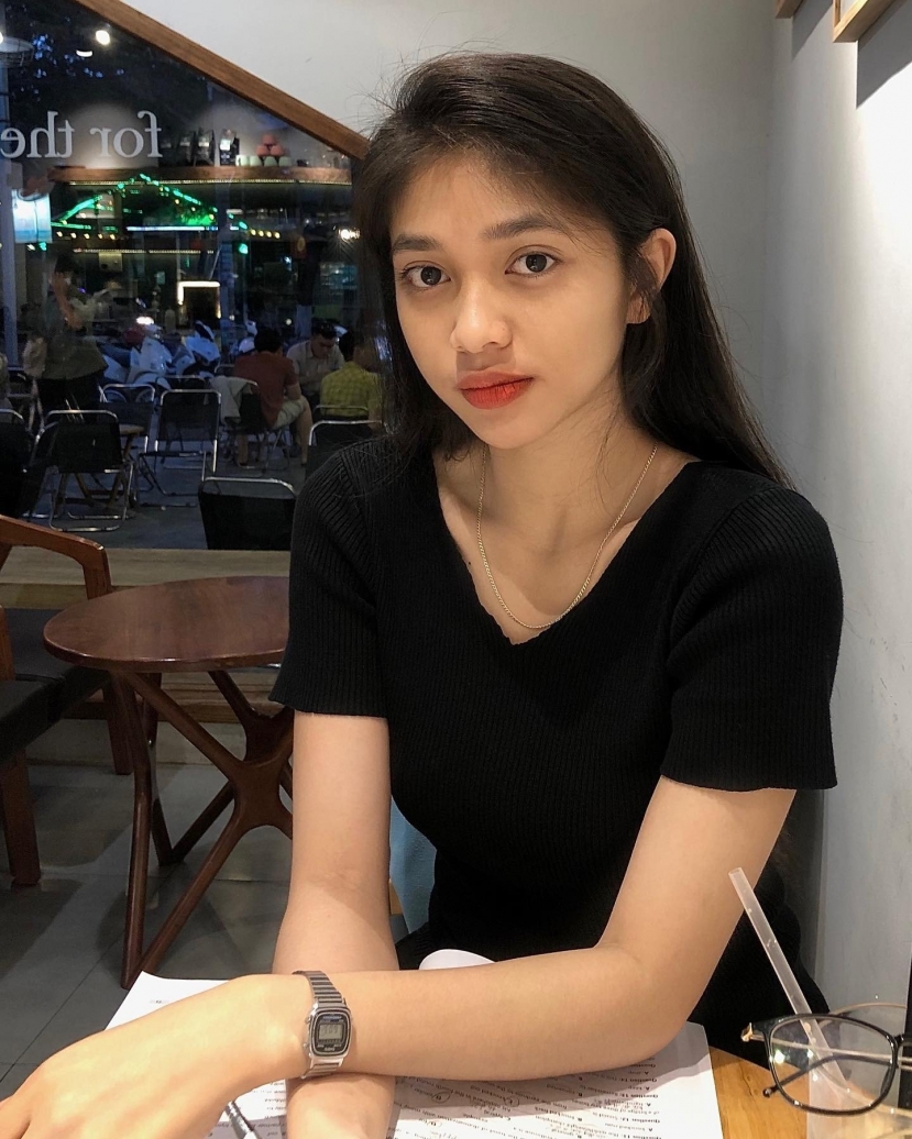 Gặp sự cố trang phục trên sóng livestream, Á hậu Minh Kiên có pha xử lý khéo léo - Ảnh 3 Gặp sự cố trang phục trên sóng livestream, Á hậu Minh Kiên có pha xử lý khéo léo - Ảnh 3