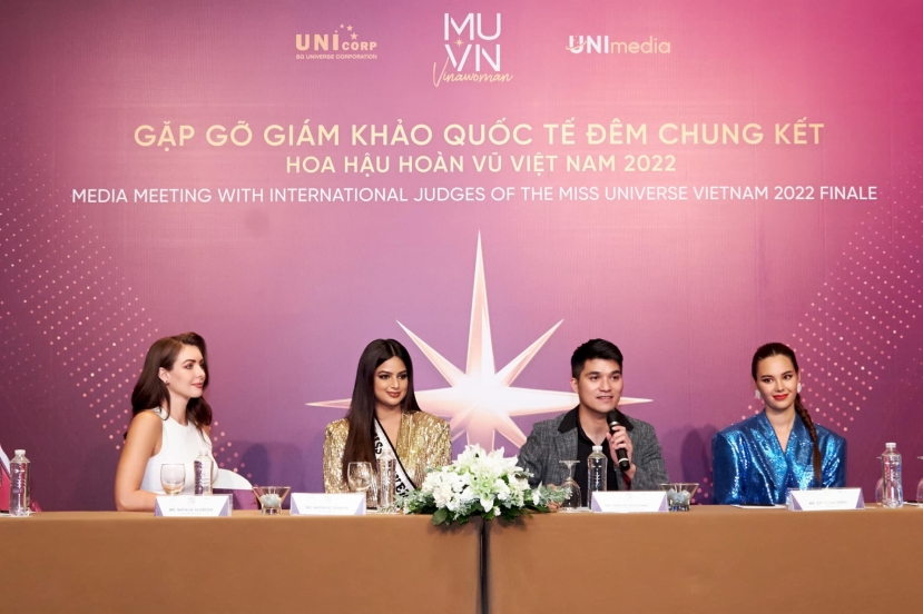 Buổi gặp gỡ Giám khảo Quốc tế đêm Chung kết Hoa hậu Hoàn vũ Việt Nam 2022 vào ngày (24/7) nhận được sự chú ý lớn từ giới truyền thông (Ảnh: BTC) Buổi gặp gỡ Giám khảo Quốc tế đêm Chung kết Hoa hậu Hoàn vũ Việt Nam 2022 vào ngày (24/7) nhận được sự chú ý lớn từ giới truyền thông (Ảnh: BTC)
