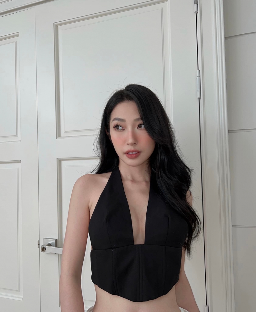 'Lửa gần rơm lâu ngày cũng bén. Thích em rồi sao hổng lén thả tim!', Khổng Tú Quỳnh hào hứng thả thính trong 1 bài đăng gần đây nhất (Ảnh: FBNV) 'Lửa gần rơm lâu ngày cũng bén. Thích em rồi sao hổng lén thả tim!', Khổng Tú Quỳnh hào hứng thả thính trong 1 bài đăng gần đây nhất (Ảnh: FBNV)