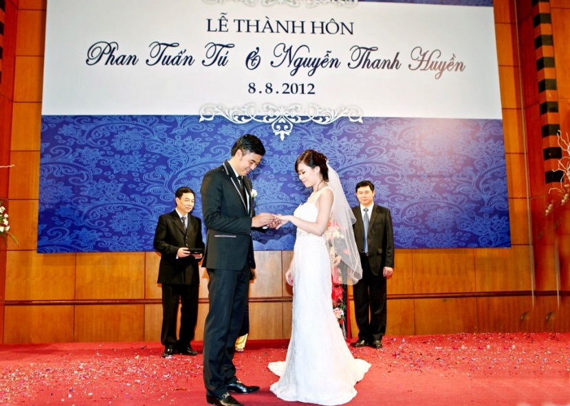Đám cưới của MC Tuấn Tú và vợ Nguyễn Thanh Huyền (Ảnh: FBNV) Đám cưới của MC Tuấn Tú và vợ Nguyễn Thanh Huyền (Ảnh: FBNV)