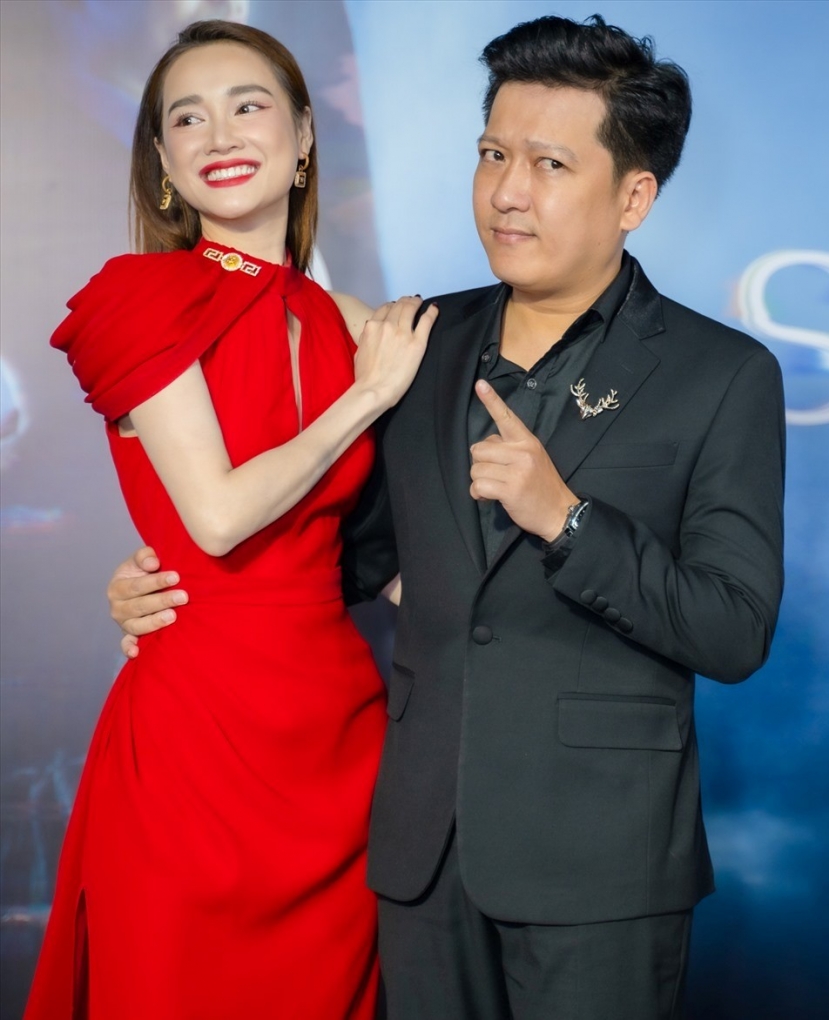 Trường Giang - Nhã Phương là cặp đôi quyền lực trong showbiz Việt, 'nhất cử nhất động' của họ đều nhận được sự quan tâm đặc biệt (Ảnh: FBNV) Trường Giang - Nhã Phương là cặp đôi quyền lực trong showbiz Việt, 'nhất cử nhất động' của họ đều nhận được sự quan tâm đặc biệt (Ảnh: FBNV)