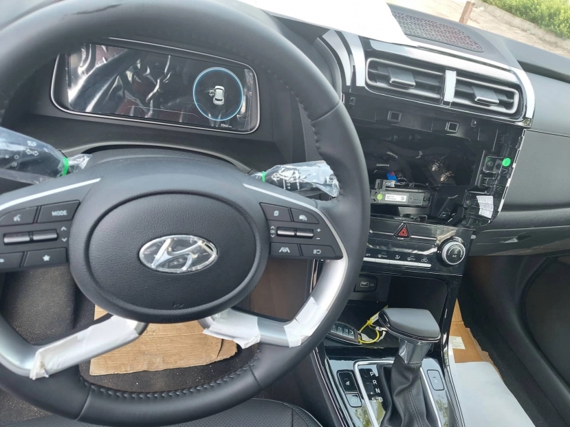 Hyundai Creta Cao cấp về đến Việt Nam: Đầy ắp công nghệ, ghế chỉnh điện thiếu vắng - Ảnh 2 Hyundai Creta Cao cấp về đến Việt Nam: Đầy ắp công nghệ, ghế chỉnh điện thiếu vắng - Ảnh 2