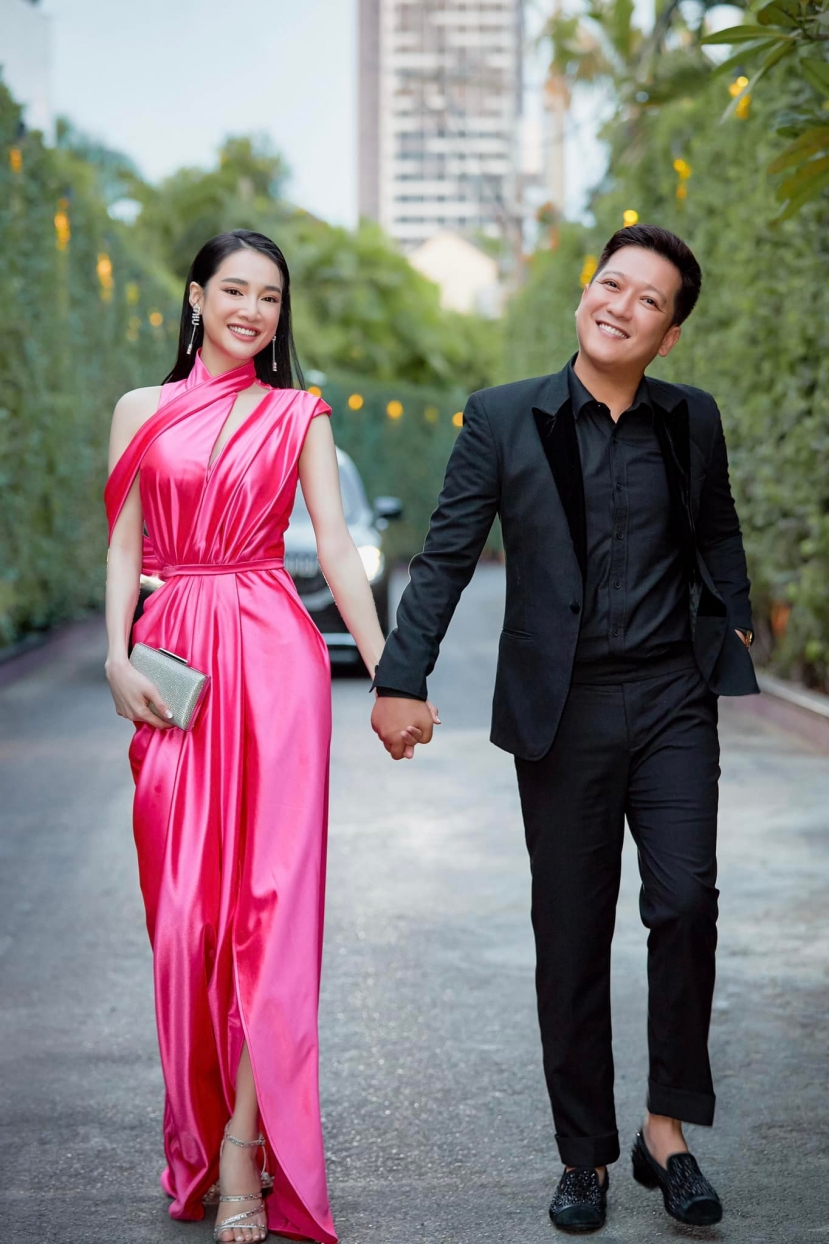 Trường Giang - Nhã Phương là cặp đôi hạnh phúc trong showbiz Việt (Ảnh: FBNV) Trường Giang - Nhã Phương là cặp đôi hạnh phúc trong showbiz Việt (Ảnh: FBNV)