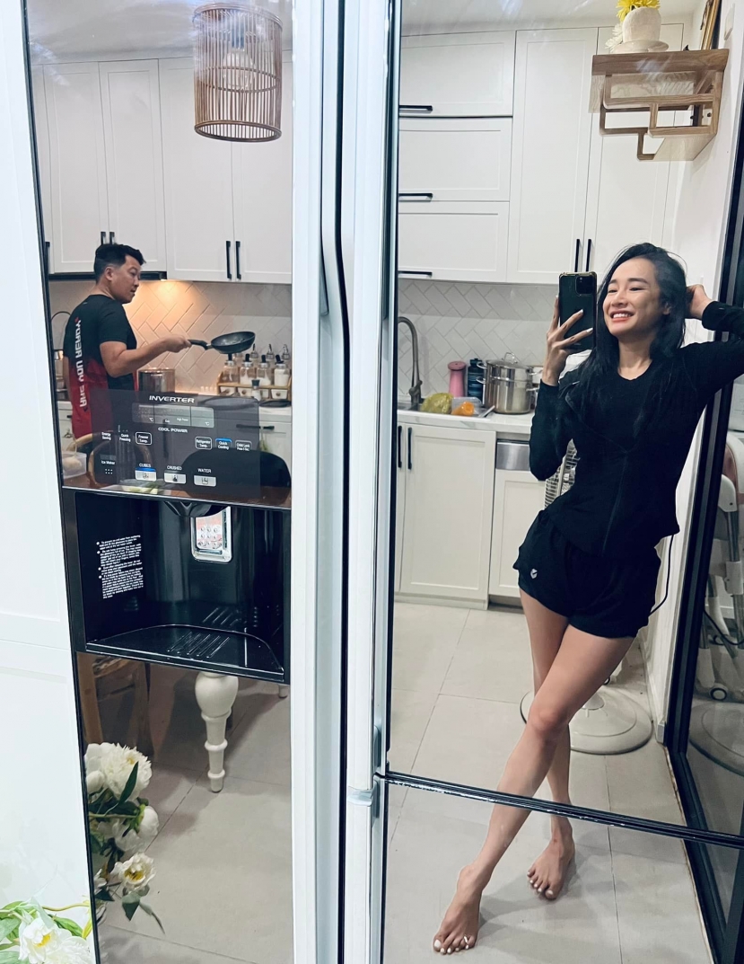 Nhã Phương khoe hình ảnh ông xã vào bếp nấu nướng (Ảnh: FBNV) Nhã Phương khoe hình ảnh ông xã vào bếp nấu nướng (Ảnh: FBNV)