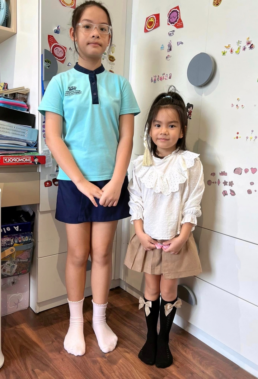 2 con gái của Phạm Quỳnh Anh bị mẹ cấm cửa không cho dùng Tiktok (Ảnh: internet) 2 con gái của Phạm Quỳnh Anh bị mẹ cấm cửa không cho dùng Tiktok (Ảnh: internet)