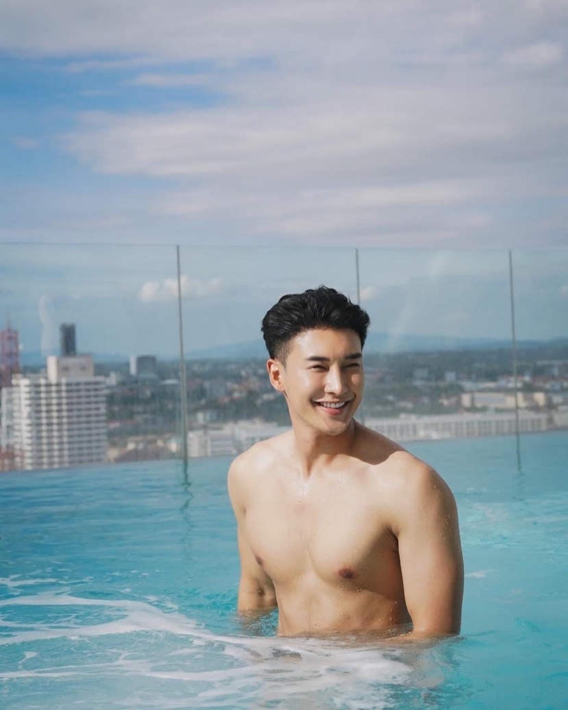 Danh tính 'người tình mới' của Hương Giang: Body nhìn 'đỏ mặt', giàu có và vô cùng nổi tiếng Danh tính 'người tình mới' của Hương Giang: Body nhìn 'đỏ mặt', giàu có và vô cùng nổi tiếng