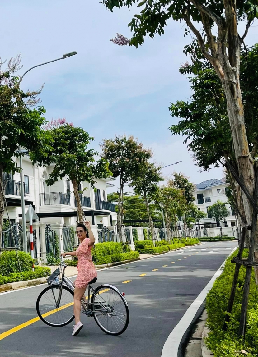 Doanh nhân Đào Lan Hương liên tục có những hành động cứng rắn thể hiện thái độ trước chuyện chồng ngoại tình (Ảnh: Internet) Doanh nhân Đào Lan Hương liên tục có những hành động cứng rắn thể hiện thái độ trước chuyện chồng ngoại tình (Ảnh: Internet)