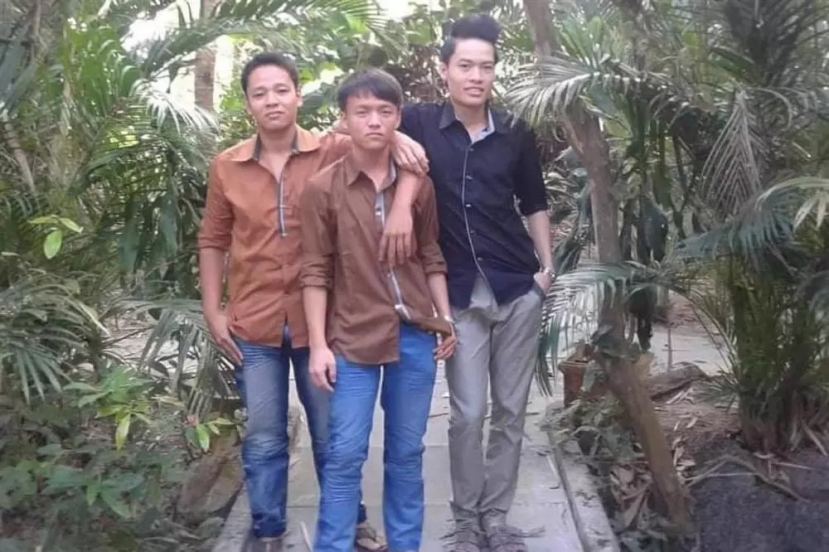 Phản ứng của Võ Tấn Phát khi bị đồng nghiệp 'khui' ảnh quá khứ - Ảnh 1 Phản ứng của Võ Tấn Phát khi bị đồng nghiệp 'khui' ảnh quá khứ - Ảnh 1