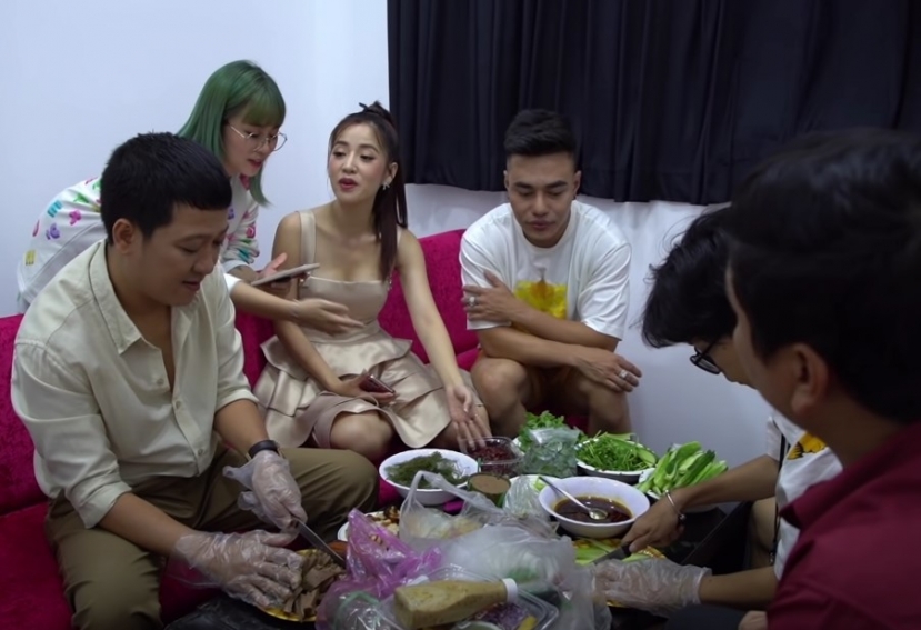Trường Giang sống hào phóng, không ngại mời đồng nghiệp ghé tới nhà riêng - Ảnh 1 Trường Giang sống hào phóng, không ngại mời đồng nghiệp ghé tới nhà riêng - Ảnh 1