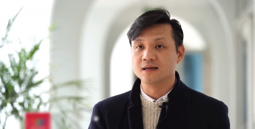 Đạo diễn Khải Anh chia sẻ trong chương trình VTV kết nối (Ảnh: Internet) Đạo diễn Khải Anh chia sẻ trong chương trình VTV kết nối (Ảnh: Internet)