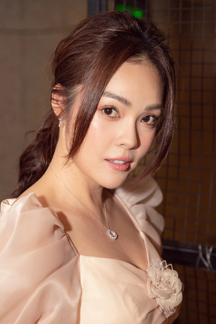 Dương Cẩm Lynk bị 'tố' giật nợ nhưng hiện tại vẫn chưa lên tiếng chính thức (Ảnh: FBNV) Dương Cẩm Lynk bị 'tố' giật nợ nhưng hiện tại vẫn chưa lên tiếng chính thức (Ảnh: FBNV)