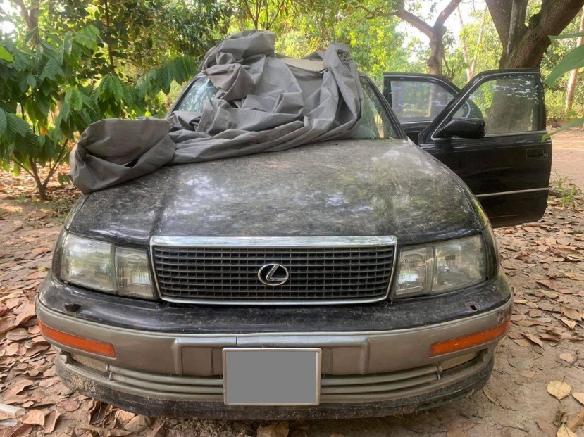 Chiếc Lexus LS 400 đời 1993 đang được rao bán với giá bán chỉ tương đương chiếc Honda Air Blade Chiếc Lexus LS 400 đời 1993 đang được rao bán với giá bán chỉ tương đương chiếc Honda Air Blade