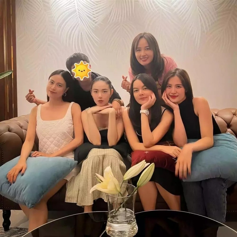Hội bạn thân của Mai Phương Thúy (Ảnh: FBNV) Hội bạn thân của Mai Phương Thúy (Ảnh: FBNV)