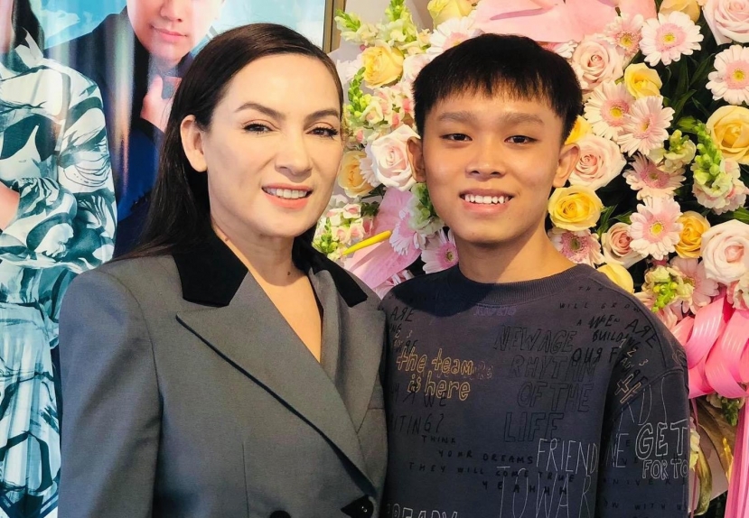 Hồ Văn Cường từng được Phi Nhung nhận làm con nuôi (Ảnh: FBNV) Hồ Văn Cường từng được Phi Nhung nhận làm con nuôi (Ảnh: FBNV)