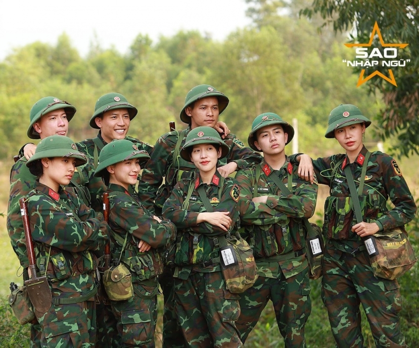 Độ Mixi - Hòa Minzy trở nên thân thiết với nhau hơn sau khi tham gia chương trình 'Sao nhập ngũ' (Ảnh: NSX) Độ Mixi - Hòa Minzy trở nên thân thiết với nhau hơn sau khi tham gia chương trình 'Sao nhập ngũ' (Ảnh: NSX)