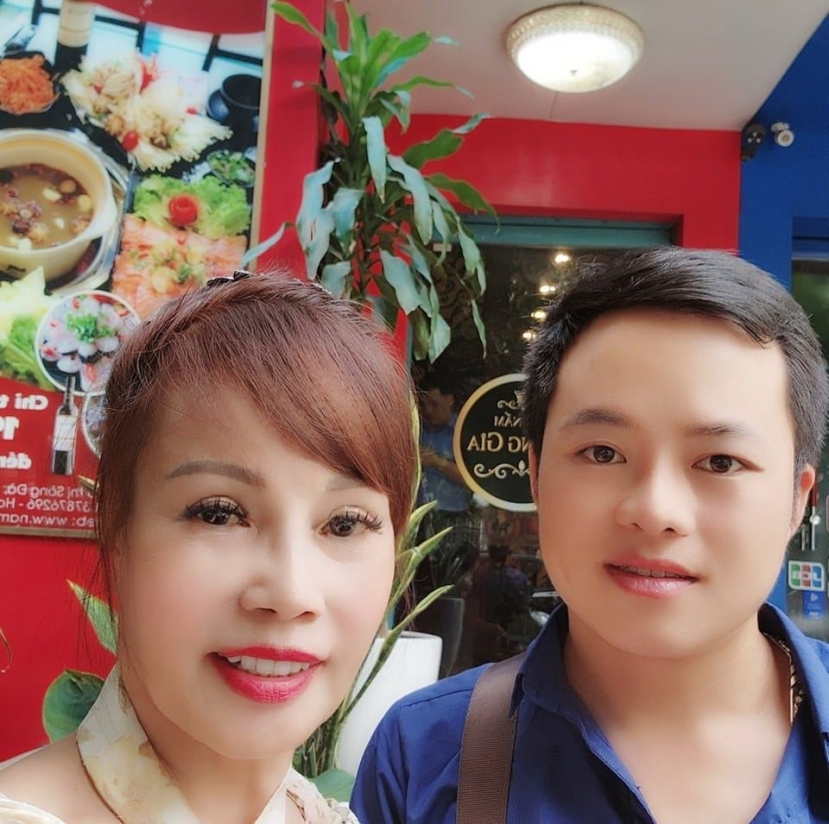 Thu Sao hạnh phúc khi được chồng kém tuổi gọi là 'bé' (Ảnh: FBNV) Thu Sao hạnh phúc khi được chồng kém tuổi gọi là 'bé' (Ảnh: FBNV)