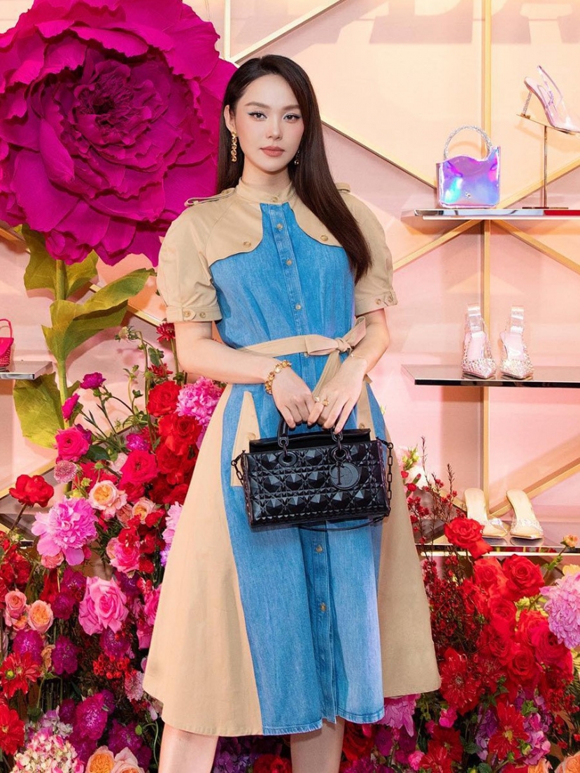 Mỗi khi xuất hiện, Minh Hằng lại ghi điểm với công chúng nhờ nhan sắc rạng rỡ dù đang là mẹ bầu (Ảnh: FBNV) Mỗi khi xuất hiện, Minh Hằng lại ghi điểm với công chúng nhờ nhan sắc rạng rỡ dù đang là mẹ bầu (Ảnh: FBNV)