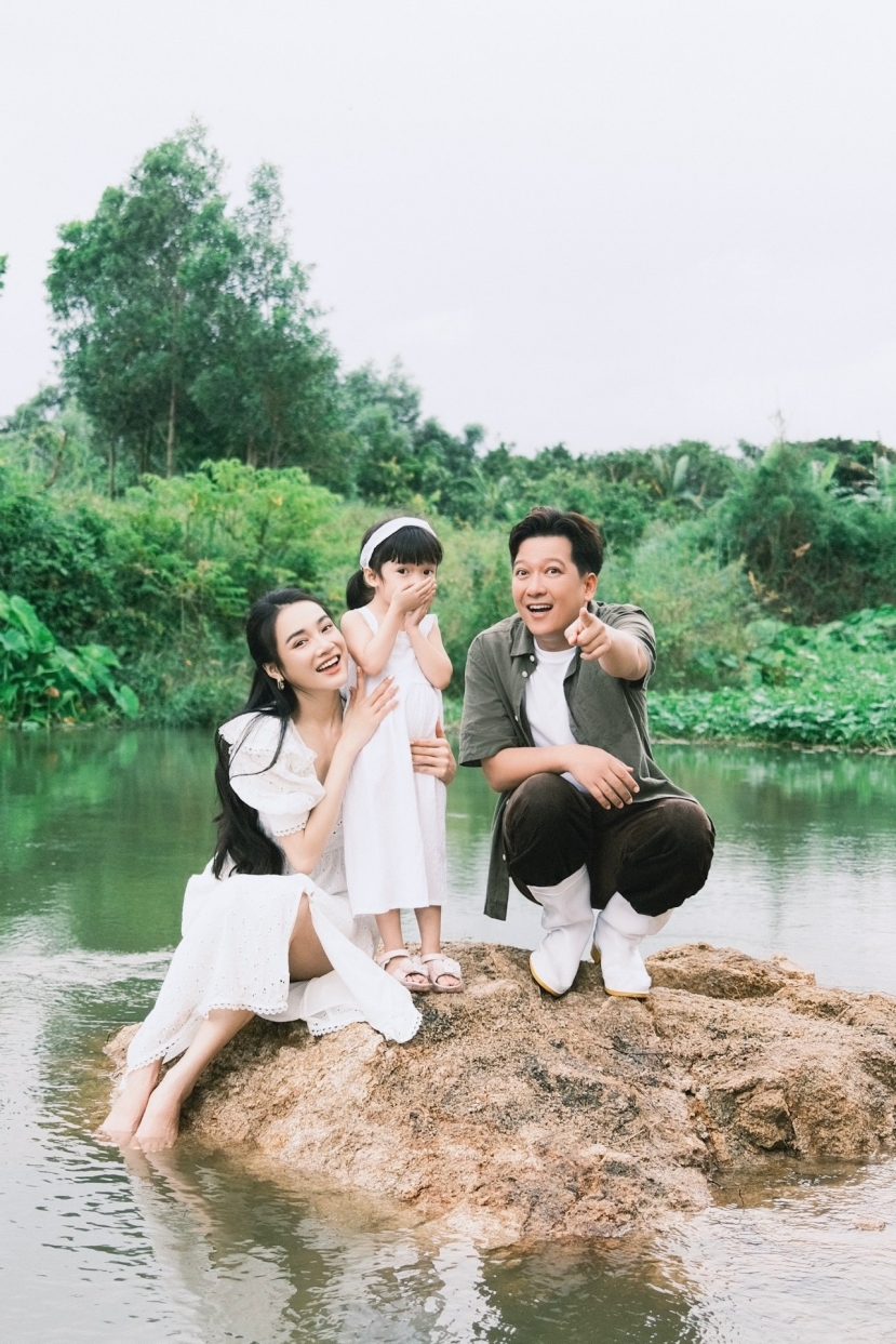 Gia đình nhỏ của Nhã Phương - Trường Giang luôn nhận được sự quan tâm lớn từ phía khán giả (Ảnh: FBNV) Gia đình nhỏ của Nhã Phương - Trường Giang luôn nhận được sự quan tâm lớn từ phía khán giả (Ảnh: FBNV)