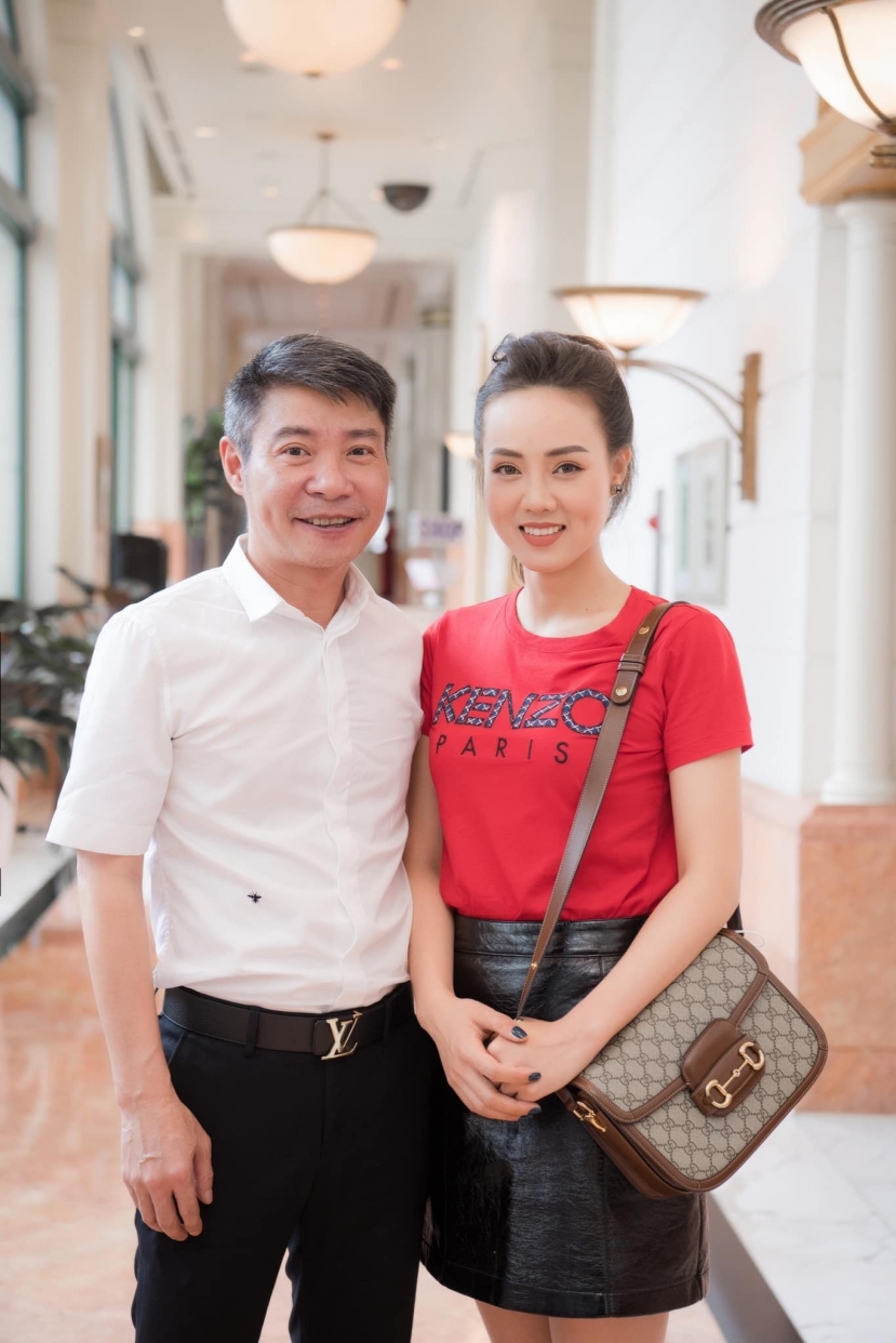 NSND Công Lý đi qua đêm, bà xã có thái độ gây chú ý - Ảnh 1 NSND Công Lý đi qua đêm, bà xã có thái độ gây chú ý - Ảnh 1