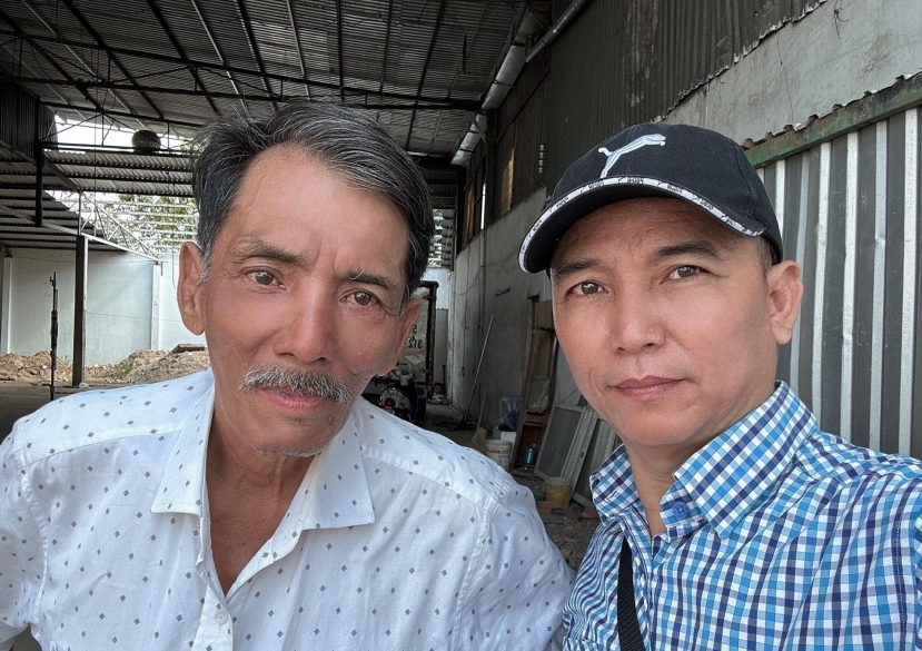 Nhạc sĩ Tô Hiếu chụp ảnh cùng Thương Tín (Ảnh: FBNV) Nhạc sĩ Tô Hiếu chụp ảnh cùng Thương Tín (Ảnh: FBNV)
