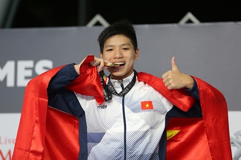 Thần đồng bơi lội Nguyễn Hữu Kim Sơn bày tỏ quan điểm về phát ngôn của Hoa hậu Ý Nhi (Ảnh: Internet) Thần đồng bơi lội Nguyễn Hữu Kim Sơn bày tỏ quan điểm về phát ngôn của Hoa hậu Ý Nhi (Ảnh: Internet)