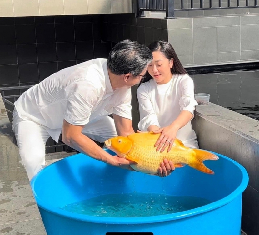 Vua cá Koi - Hà Thanh Xuân thuở còn mặn nồng. Ảnh: FBNV Vua cá Koi - Hà Thanh Xuân thuở còn mặn nồng. Ảnh: FBNV