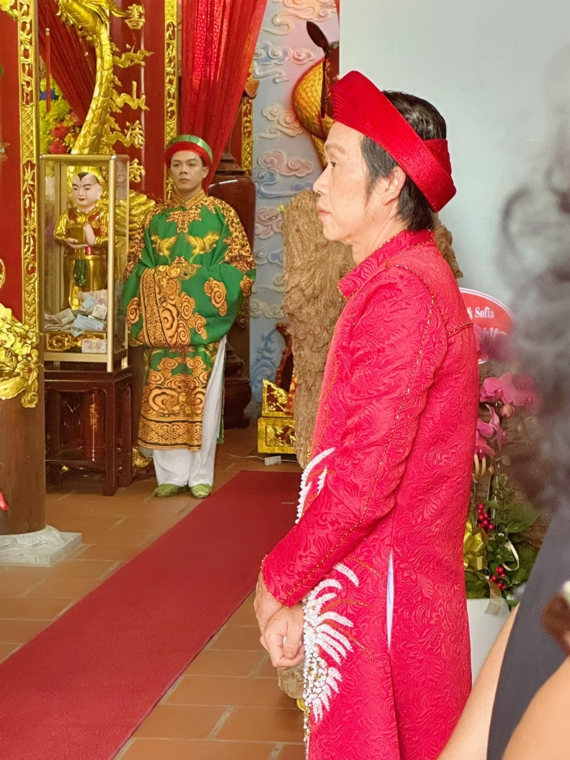 Vì sao nghệ sĩ Hoài Linh làm lễ kín đáo tại nhà thờ Tổ 100 tỷ, không mở cửa tự do? - Ảnh 1 Vì sao nghệ sĩ Hoài Linh làm lễ kín đáo tại nhà thờ Tổ 100 tỷ, không mở cửa tự do? - Ảnh 1