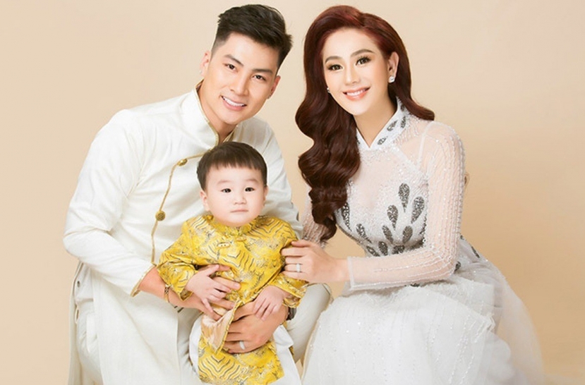 Lâm Khánh Chi - Phi Hùng thuở còn yên ấm. Ảnh: FBNV Lâm Khánh Chi - Phi Hùng thuở còn yên ấm. Ảnh: FBNV