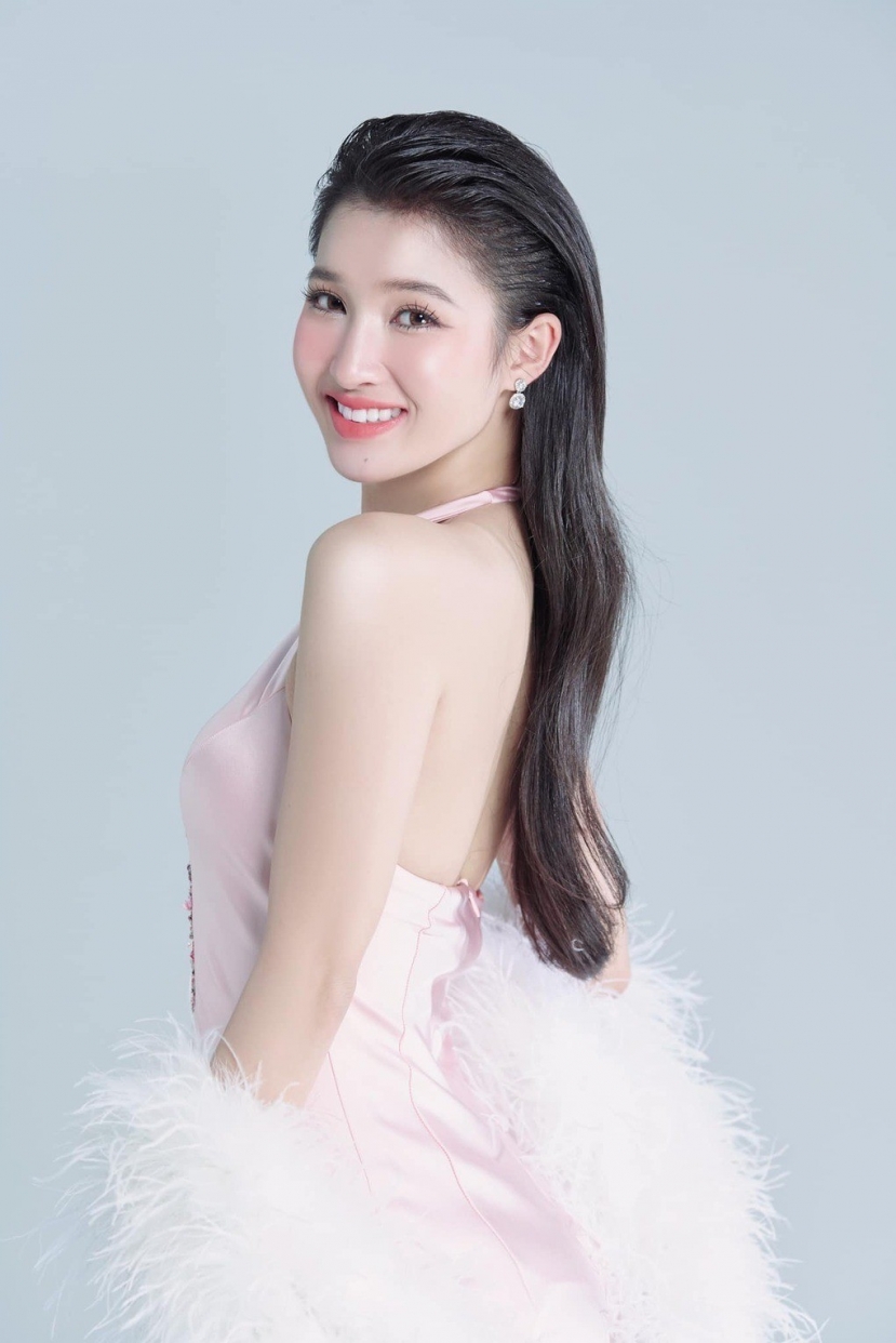 Suốt quá trình dự thi, Phương Nhi vướng phải nhiều tranh cãi. Ảnh: FBNV Suốt quá trình dự thi, Phương Nhi vướng phải nhiều tranh cãi. Ảnh: FBNV