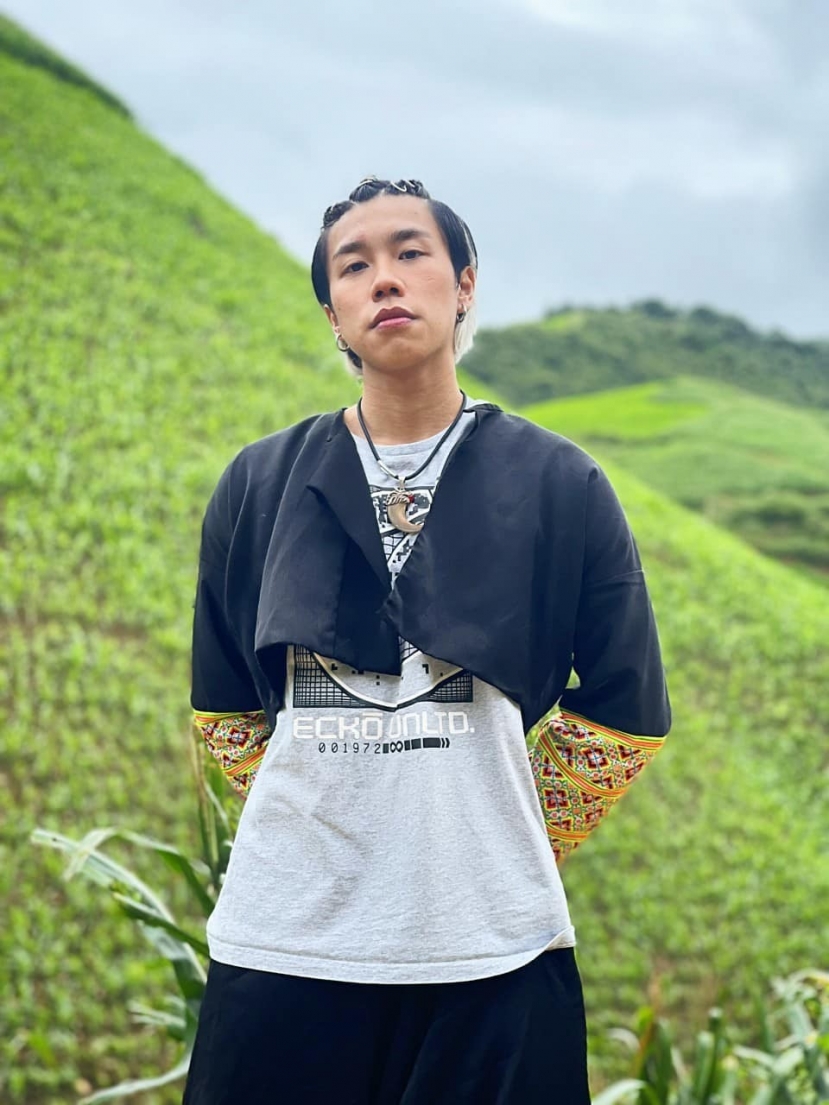 Tạo hình của Long Vũ trong bộ phim 'Cuộc chiến không giới tuyến'. Ảnh: FBNV Tạo hình của Long Vũ trong bộ phim 'Cuộc chiến không giới tuyến'. Ảnh: FBNV