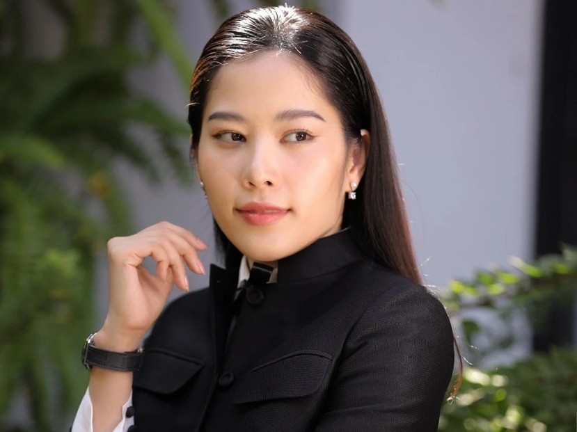 Nam Em từng vướng phải không ít những ồn ào xoay quanh chuyện tình cảm khiến CDM không khỏi ngán ngẩm. Ảnh: FBNV Nam Em từng vướng phải không ít những ồn ào xoay quanh chuyện tình cảm khiến CDM không khỏi ngán ngẩm. Ảnh: FBNV