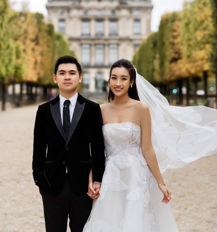 Đỗ Mỹ Linh đưa con gái đi chơi, Á hậu Thanh Tú có hành động tinh tế - Ảnh 1 Đỗ Mỹ Linh đưa con gái đi chơi, Á hậu Thanh Tú có hành động tinh tế - Ảnh 1