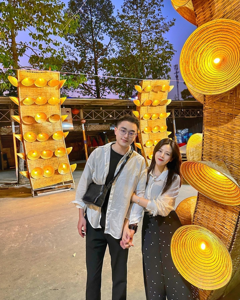 Ông Thoại Liên - em gái Ông Cao Thắng lần đầu khoe ảnh chụp chung với bạn trai. Ảnh: FB Ông Thoại Liên. Ông Thoại Liên - em gái Ông Cao Thắng lần đầu khoe ảnh chụp chung với bạn trai. Ảnh: FB Ông Thoại Liên.