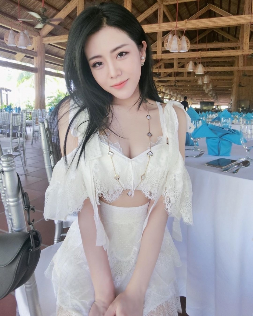 Hình ảnh gợi cảm hiếm hoi được em gái Ông Cao Thắng đăng tải. Ảnh: FB Ông Thoại Liên. Hình ảnh gợi cảm hiếm hoi được em gái Ông Cao Thắng đăng tải. Ảnh: FB Ông Thoại Liên.