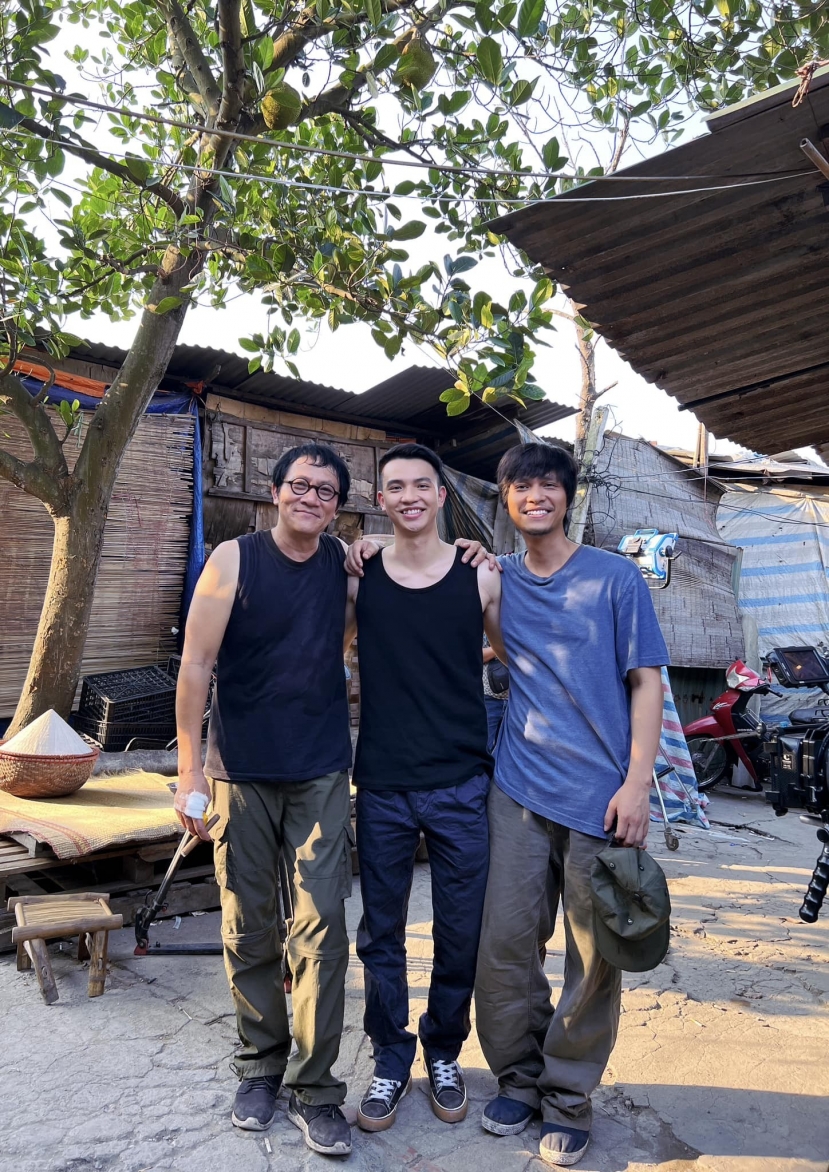 Trần Việt Hoàng khoe ảnh chụp chung với nghệ sĩ Hoàng Hải, Tô Dũng ở hậu trường. Ảnh: Trần Việt Hoàng Trần Việt Hoàng khoe ảnh chụp chung với nghệ sĩ Hoàng Hải, Tô Dũng ở hậu trường. Ảnh: Trần Việt Hoàng