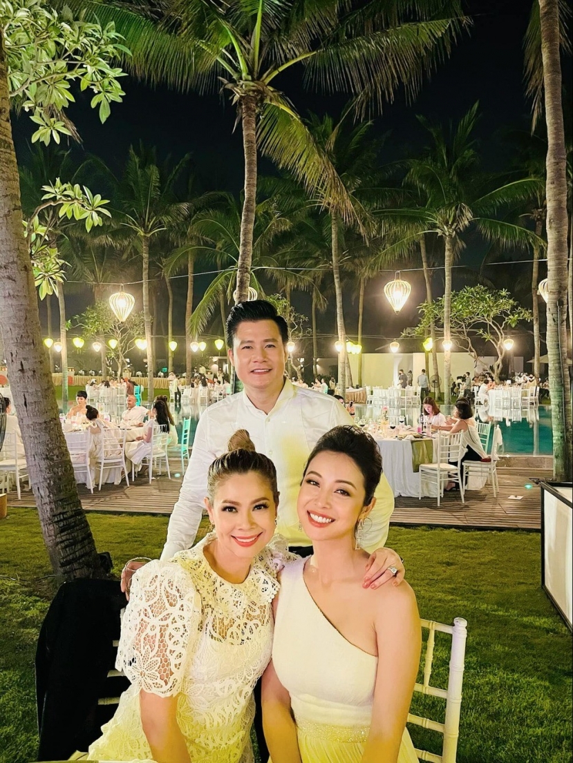 Quang Dũng vui vẻ chụp ảnh chung cùng vợ cũ Jennifer Phạm. Ảnh: FB Thanh Thảo. Quang Dũng vui vẻ chụp ảnh chung cùng vợ cũ Jennifer Phạm. Ảnh: FB Thanh Thảo.