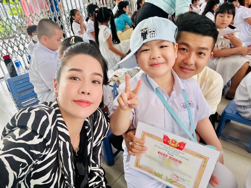 Cô và chồng cũ - doanh nhân Bửu Lộc có mặt trong một khung hình. Ảnh: FB Nhật Kim Anh Cô và chồng cũ - doanh nhân Bửu Lộc có mặt trong một khung hình. Ảnh: FB Nhật Kim Anh