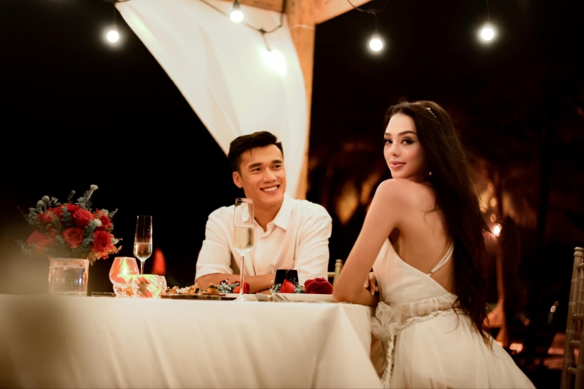 Bùi Tiến Dũng và Dianka tổ chức kỉ niệm một năm ngày cưới tại resort hạng sang. Ảnh: FB Bùi Tiến Dũng. Bùi Tiến Dũng và Dianka tổ chức kỉ niệm một năm ngày cưới tại resort hạng sang. Ảnh: FB Bùi Tiến Dũng.