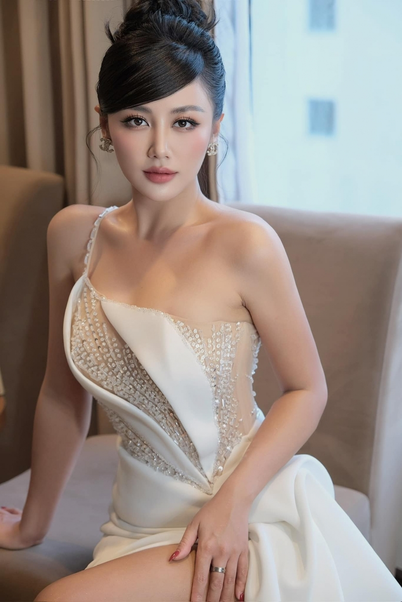 Nhan sắc quyến rũ hiện tại của Văn Mai Hương. Ảnh: FB Văn Mai Hương. Nhan sắc quyến rũ hiện tại của Văn Mai Hương. Ảnh: FB Văn Mai Hương.