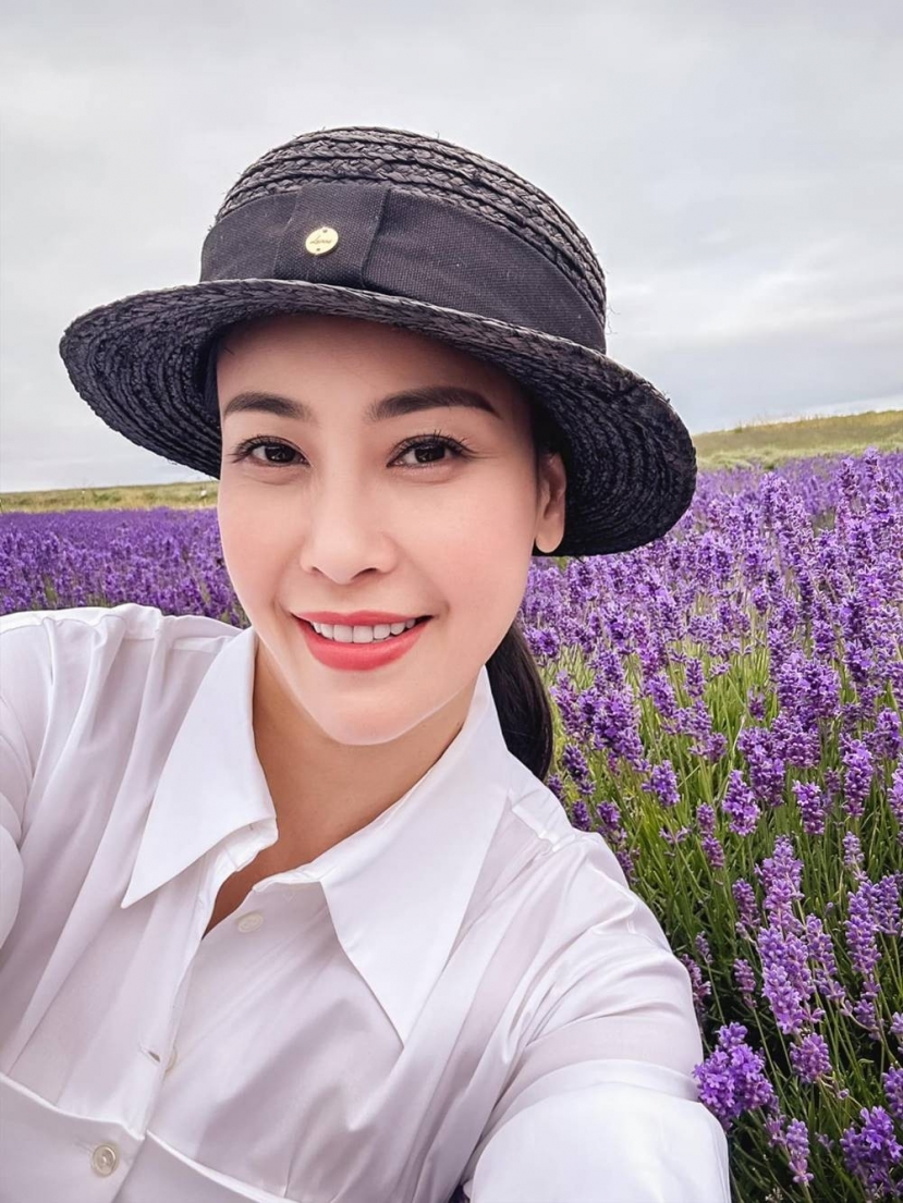 Hà Kiều Anh khoe nhan sắc tươi trẻ, quyến rũ trong chuyến du lịch ở châu Âu. Ảnh: FB Hà Kiều Anh. Hà Kiều Anh khoe nhan sắc tươi trẻ, quyến rũ trong chuyến du lịch ở châu Âu. Ảnh: FB Hà Kiều Anh.