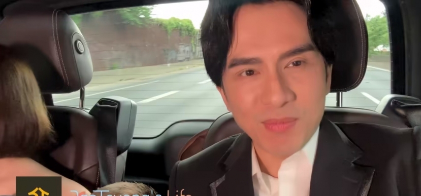 Đan Trường trong clip đưa vợ cũ và con trai đi chơi. Ảnh chụp màn hình. Đan Trường trong clip đưa vợ cũ và con trai đi chơi. Ảnh chụp màn hình.