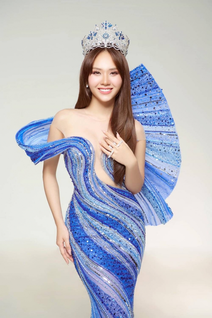 Chân dài quê Đồng Nai thường để tóc dài thẳng. Ảnh: FB Mai Phương Chân dài quê Đồng Nai thường để tóc dài thẳng. Ảnh: FB Mai Phương