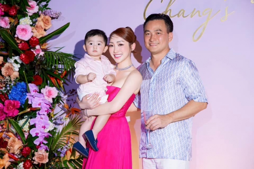 Tổ ấm hạnh phúc của Chi Bảo và Lý Thùy Chang. Ảnh FB Chi Bảo. Tổ ấm hạnh phúc của Chi Bảo và Lý Thùy Chang. Ảnh FB Chi Bảo.