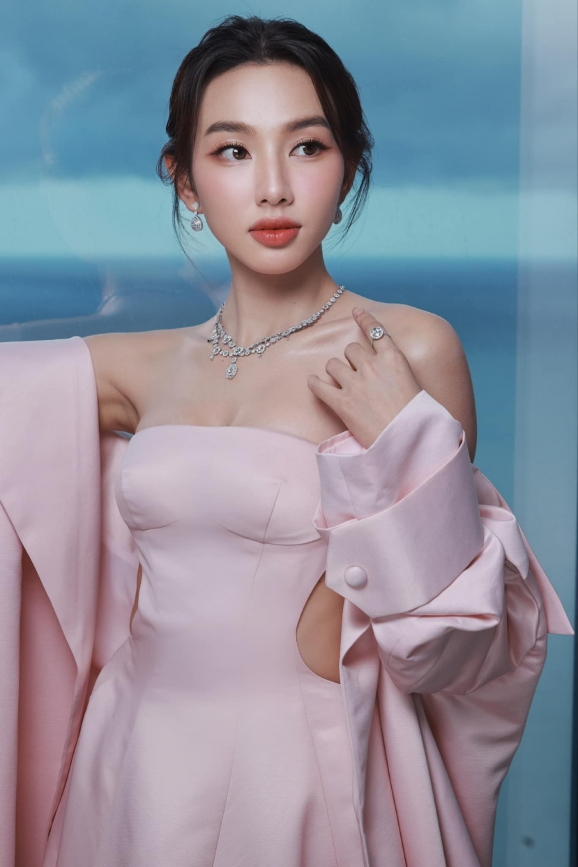 Thùy Tiên không đón đoàn Miss Grand International vì tham gia LHP ở Hàn Quốc. Ảnh FB Thùy Tiên. Thùy Tiên không đón đoàn Miss Grand International vì tham gia LHP ở Hàn Quốc. Ảnh FB Thùy Tiên.